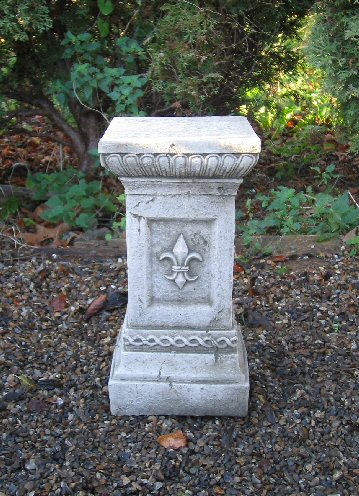 KCP23 Fleur De Lis Plinth KCP23 Fleur De Lis Plinth